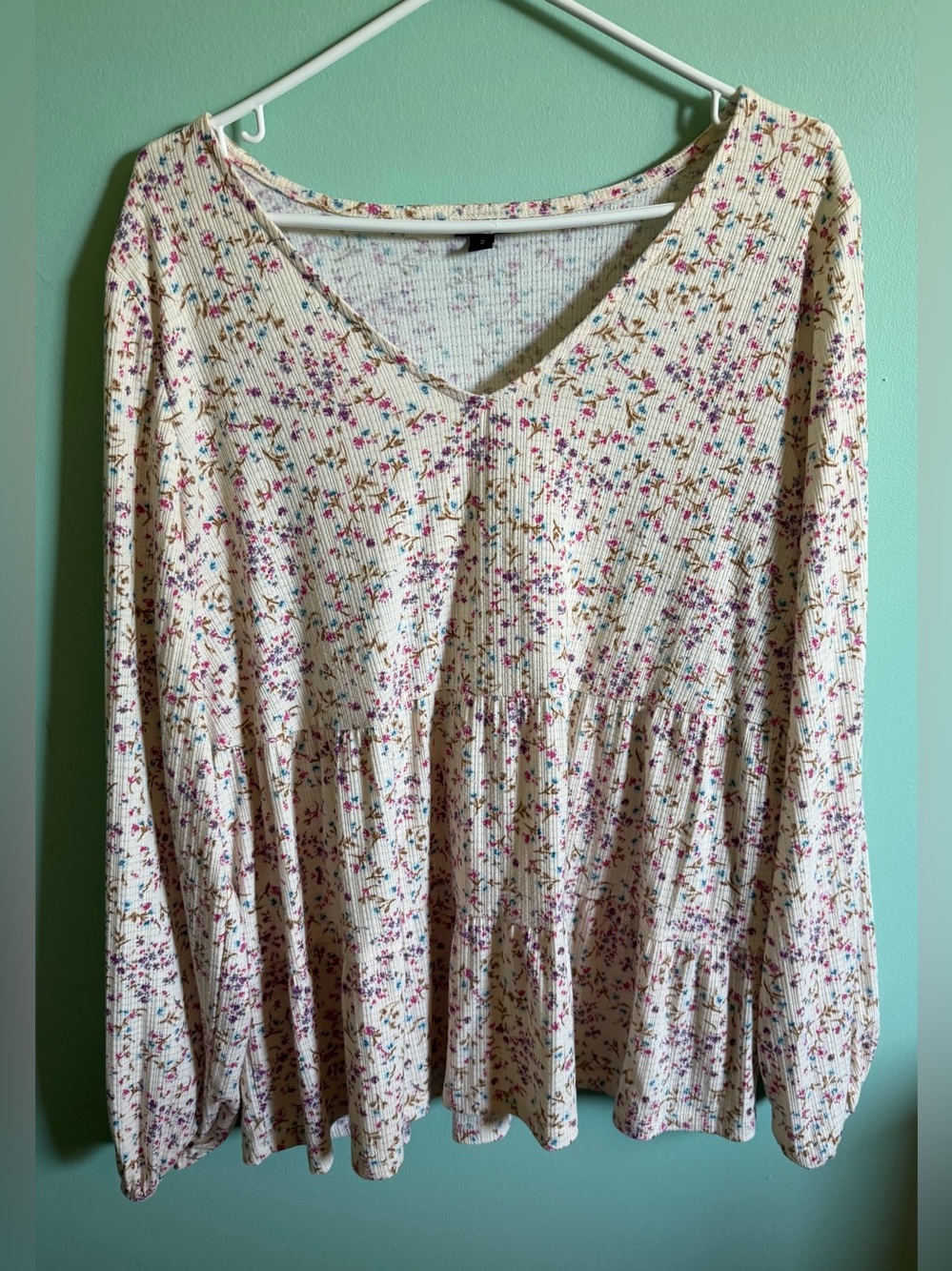 torrid Cream Floral V-Neck Peplum Tunic